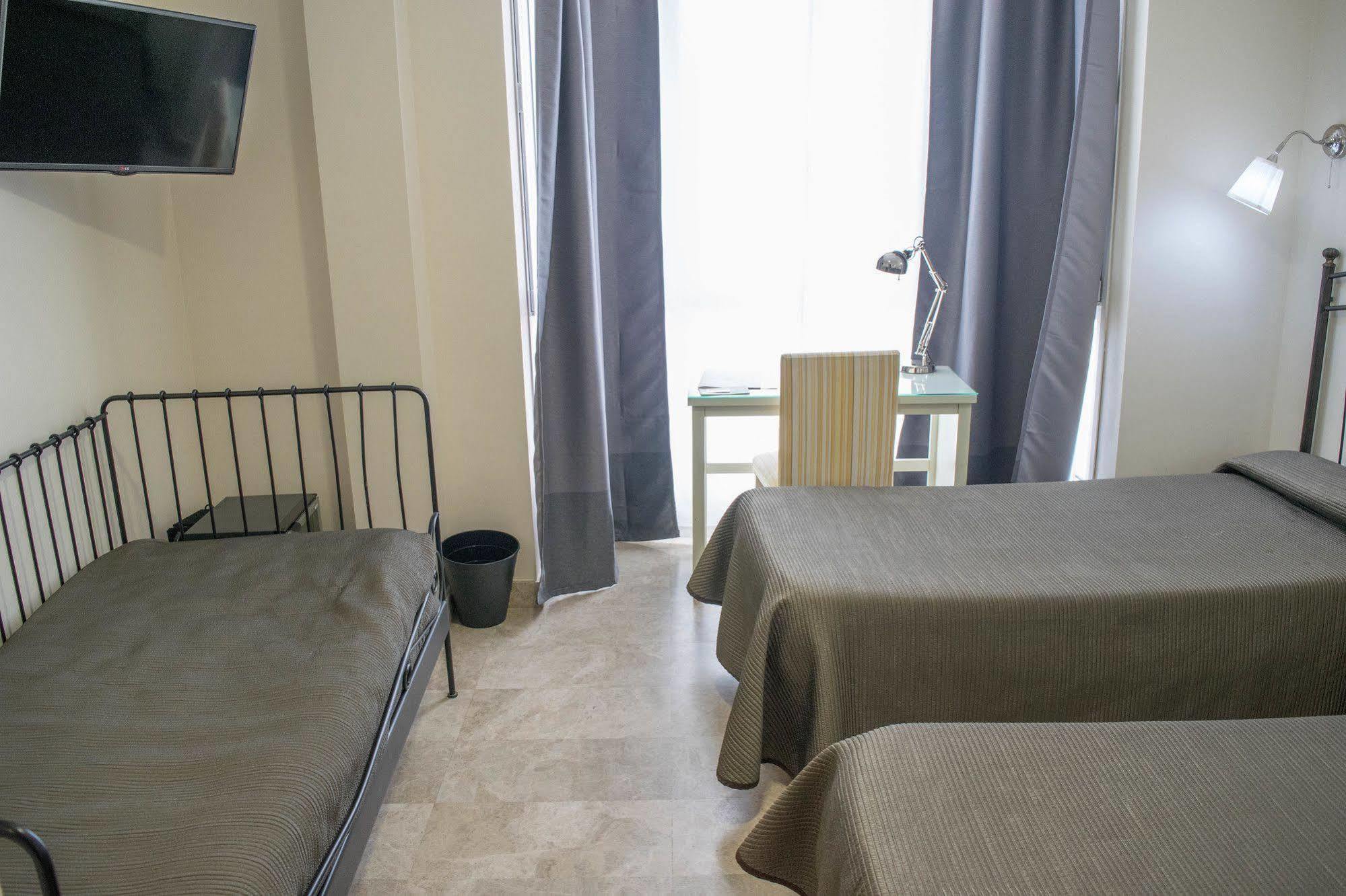 Caballero Errante Madrid Exterior photo